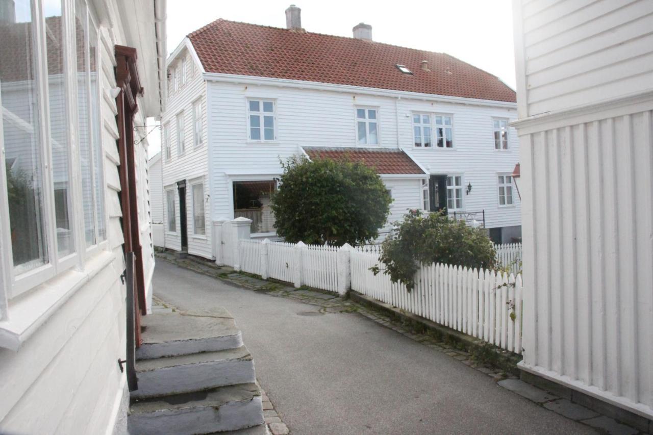 Gamle Apoteket I Gamle Skudeneshavn Lägenhet Exteriör bild